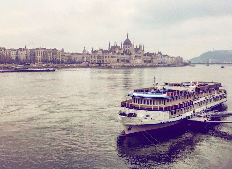 budapest-boat