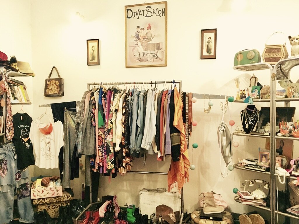 Budapest in Winter - Things to do - vintage shop