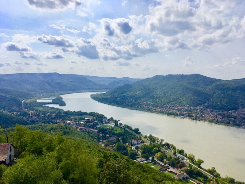 hungary-danube-bend-spring